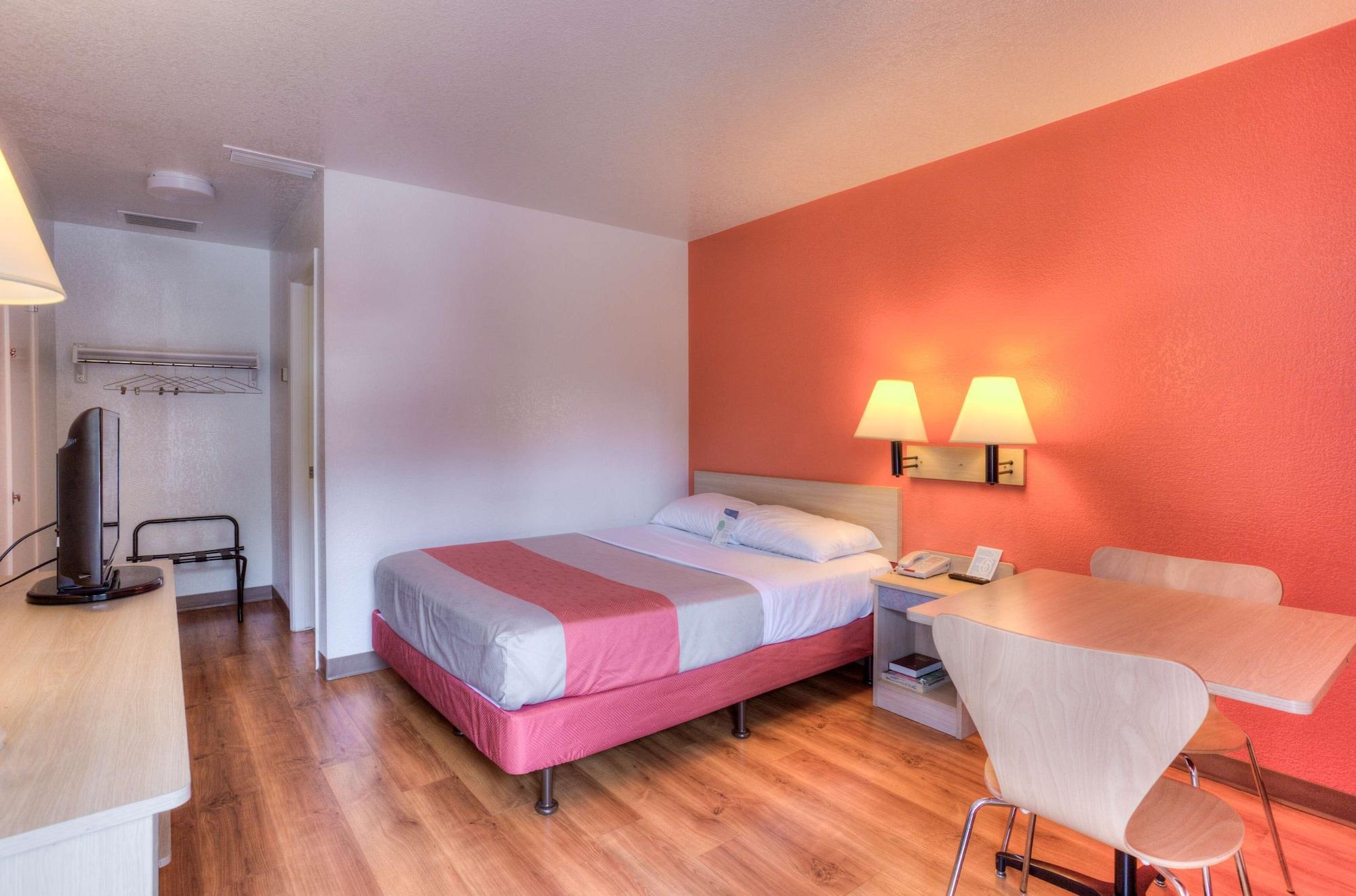 Motel 6-Tigard, Or - Portland South - Lake Oswego Екстер'єр фото