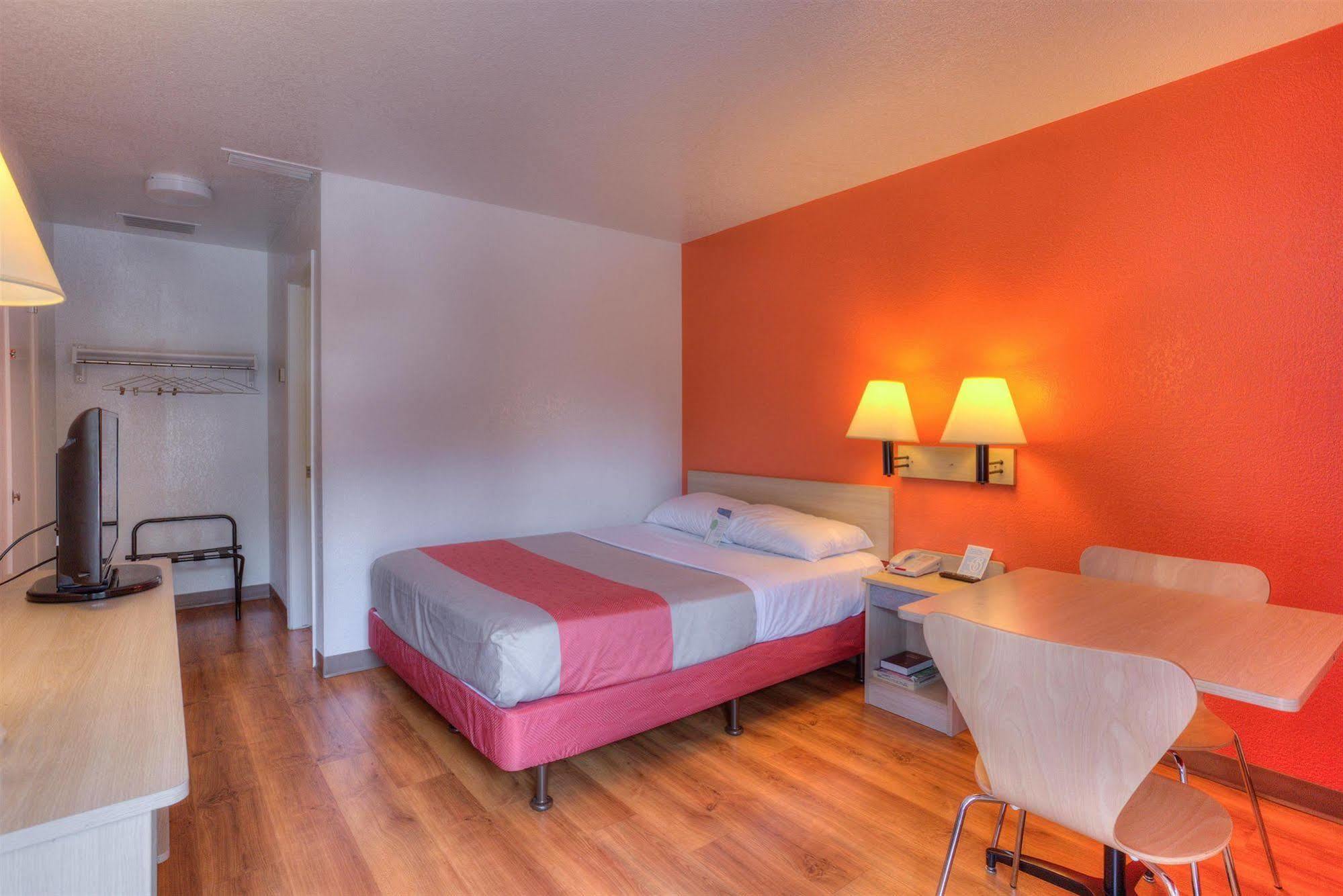 Motel 6-Tigard, Or - Portland South - Lake Oswego Екстер'єр фото